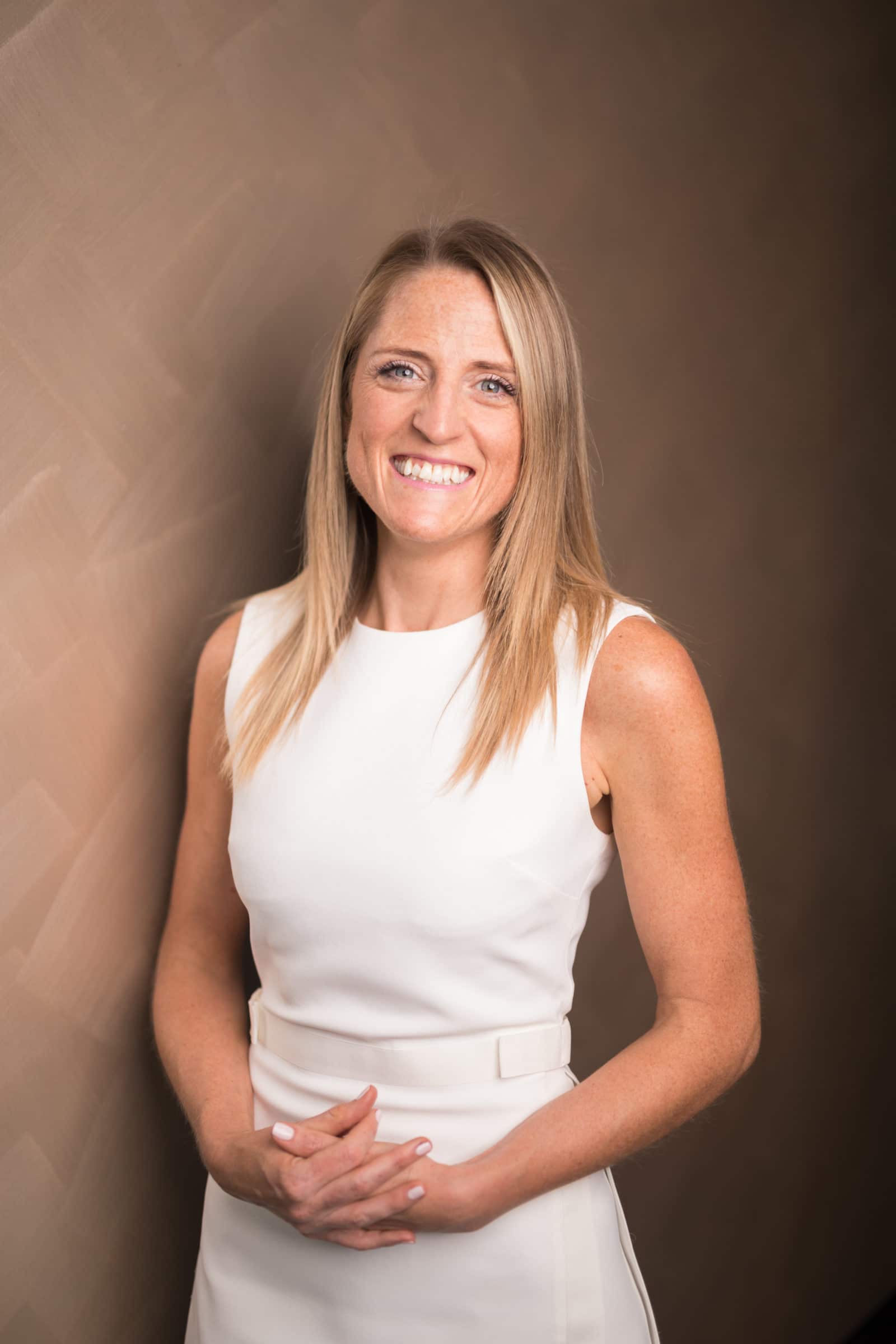 Maddi Robins Corporate Photo